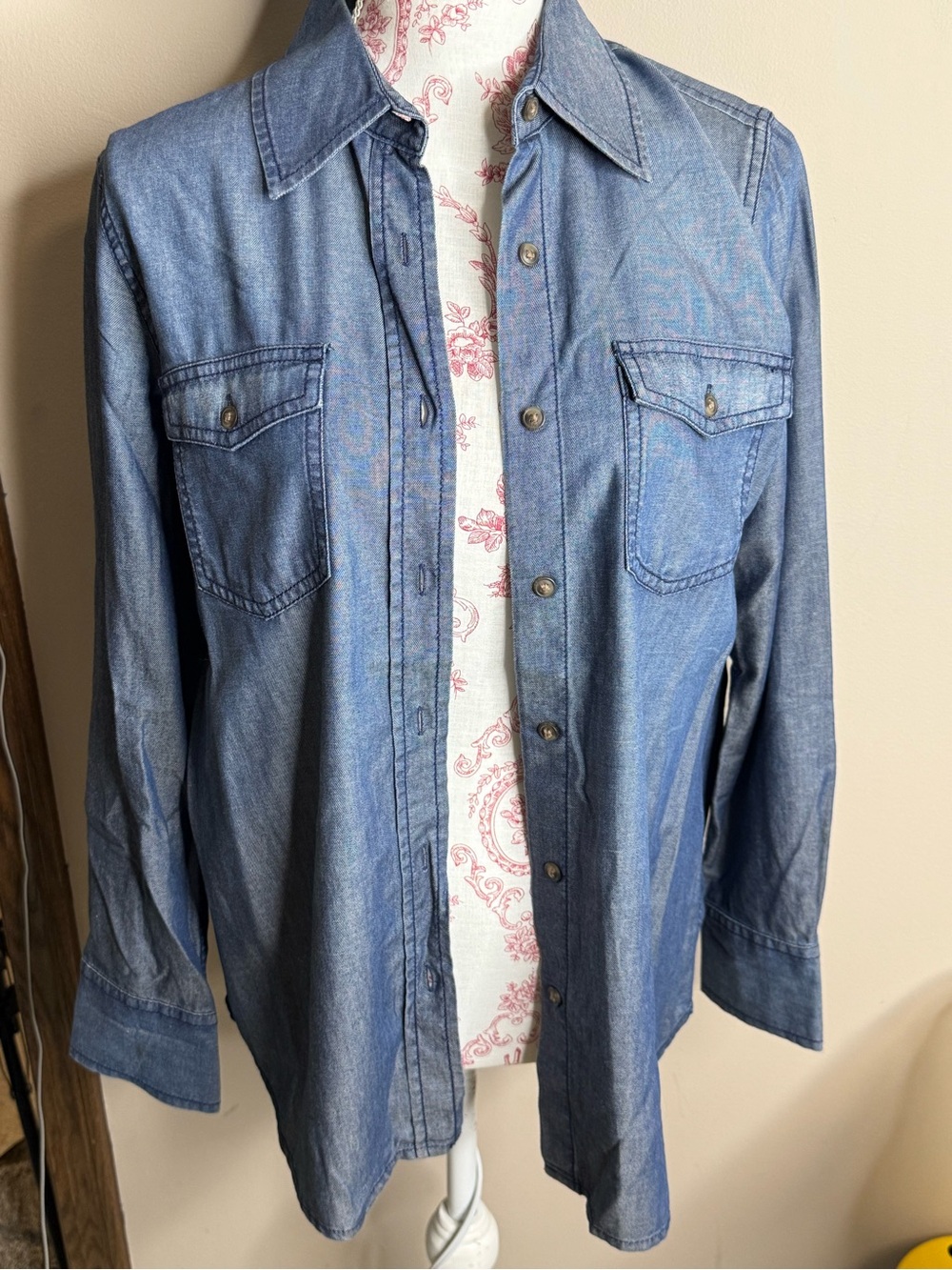 Chico’s Chambray Denim Button Down Shirt Size 0 Blue Western Cotton
